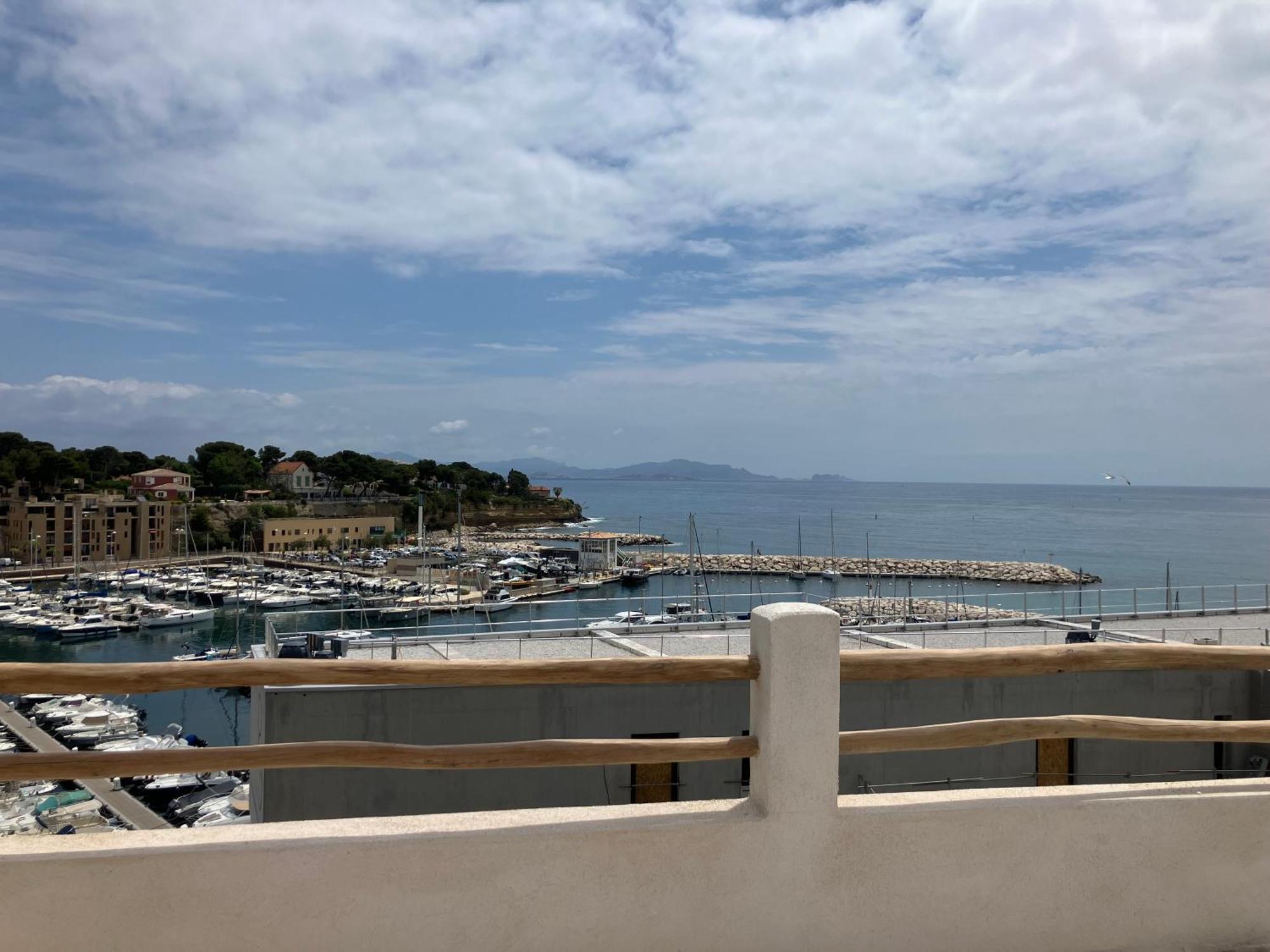 カリー・ル・ルエT2 Vue Sur Le Port Jacuzzi Terrasse Et Parkingアパートメント エクステリア 写真