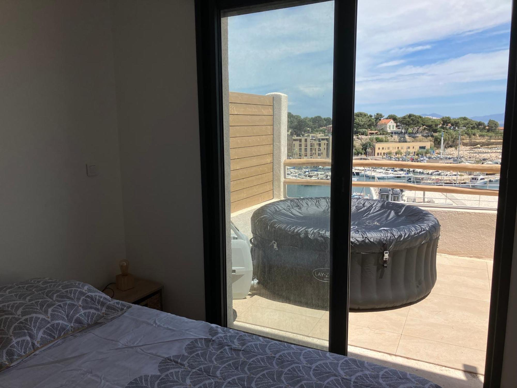 カリー・ル・ルエT2 Vue Sur Le Port Jacuzzi Terrasse Et Parkingアパートメント エクステリア 写真