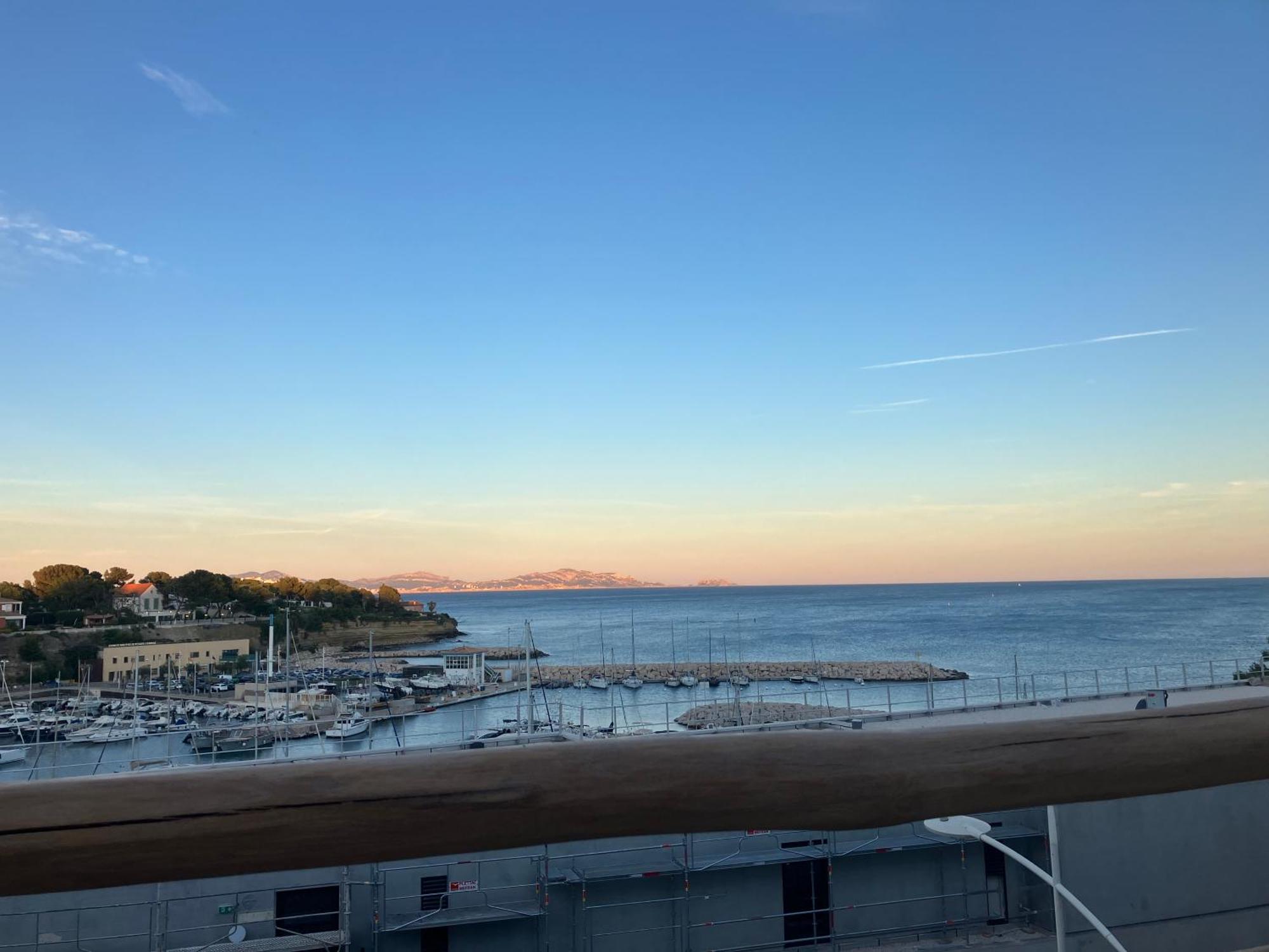 カリー・ル・ルエT2 Vue Sur Le Port Jacuzzi Terrasse Et Parkingアパートメント エクステリア 写真