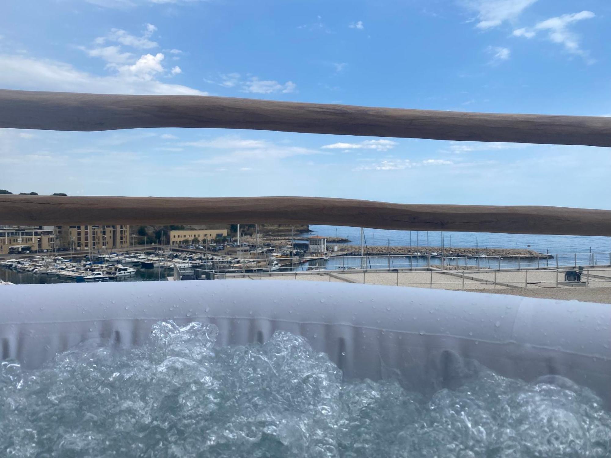 カリー・ル・ルエT2 Vue Sur Le Port Jacuzzi Terrasse Et Parkingアパートメント エクステリア 写真